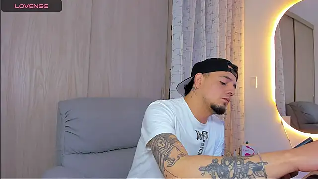 Snapshot of alejandro_calderon1 chatting on November 2025 07:05:02 AM alejandro calderon1 online show from November 2025 07:05:02 AM