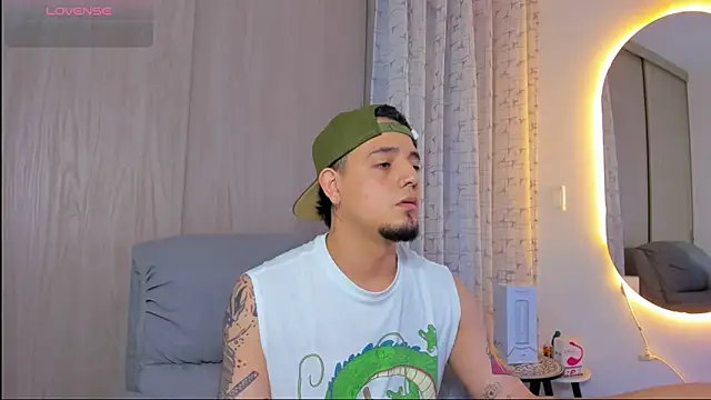 Snapshot of alejandro_calderon1 chatting on November 2025 02:39:01 AM alejandro calderon1 online show from November 2025 02:39:01 AM