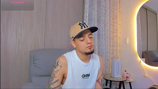 Snapshot of alejandro_calderon1 chatting on November 2025 05:39:02 AM alejandro calderon1 online show from November 2025 05:39:02 AM