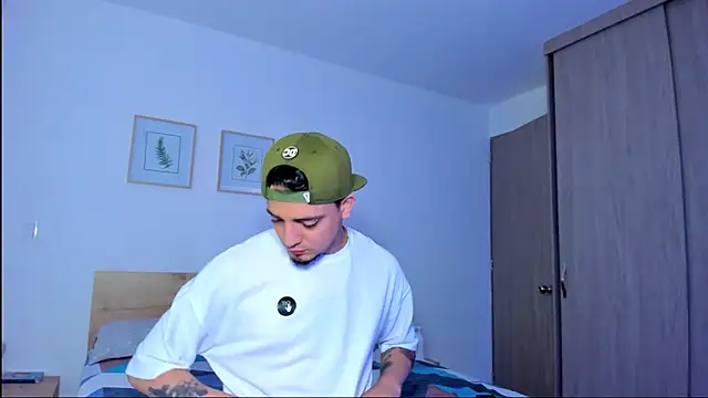 Snapshot of alejandro_calderon1 chatting on November 2025 08:50:02 AM alejandro calderon1 online show from November 2025 08:50:02 AM