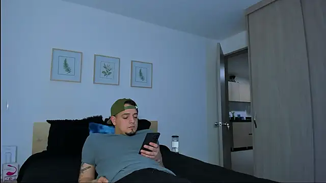 Snapshot of alejandro_calderon1 chatting on December 2025 01:22:01 AM alejandro calderon1 online show from December 2025 01:22:01 AM