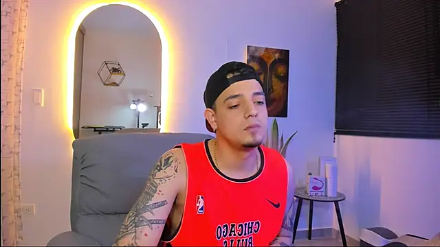 alejandro calderon1 online show from February 2026 05:06:02 AM