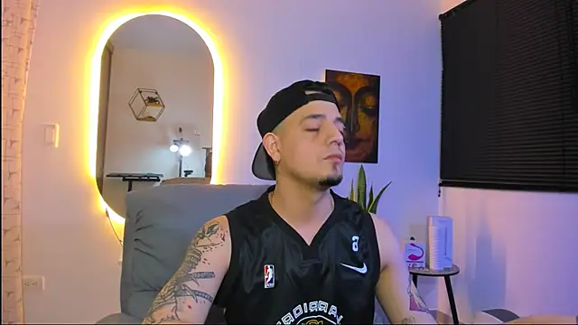 Snapshot of alejandro_calderon1 chatting on March 2026 04:19:01 AM alejandro calderon1 online show from March 2026 04:19:01 AM