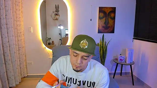 Snapshot of alejandro_calderon1 chatting on March 2026 05:24:02 AM alejandro calderon1 online show from March 2026 05:24:02 AM