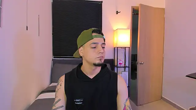 Snapshot of alejandro_calderon1 chatting on April 2026 05:23:01 AM alejandro calderon1 online show from April 2026 05:23:01 AM