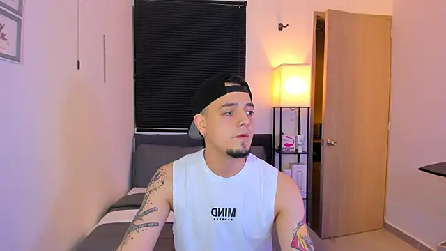 Snapshot of alejandro_calderon1 chatting on April 2026 05:34:01 AM alejandro calderon1 online show from April 2026 05:34:01 AM