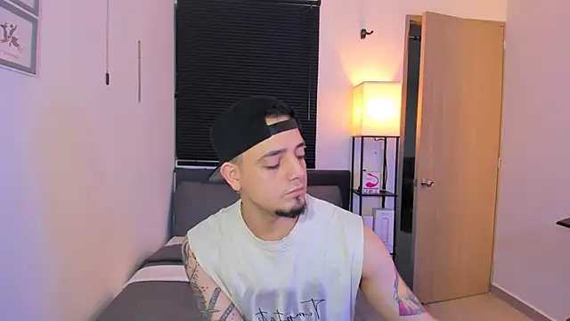 Snapshot of alejandro_calderon1 chatting on April 2026 05:36:02 AM alejandro calderon1 online show from April 2026 05:36:02 AM