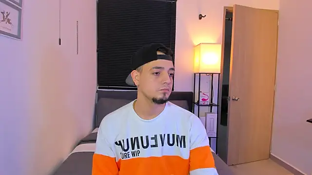 Snapshot of alejandro_calderon1 chatting on April 2026 05:19:01 AM alejandro calderon1 online show from April 2026 05:19:01 AM