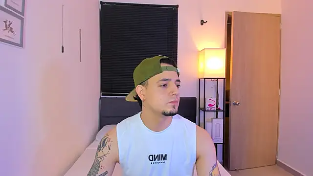 Snapshot of alejandro_calderon1 chatting on April 2026 06:58:02 AM alejandro calderon1 online show from April 2026 06:58:02 AM