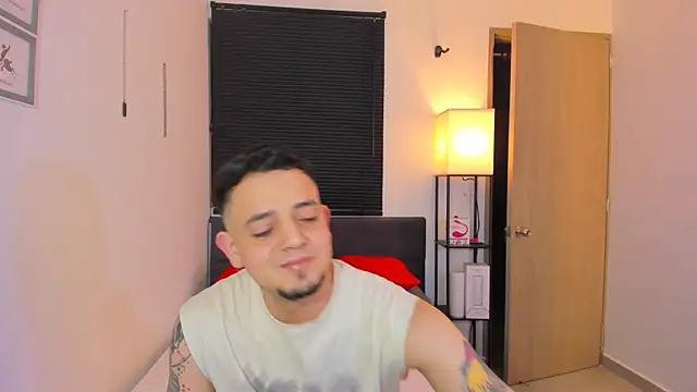 Snapshot of alejandro_calderon1 chatting on April 2026 09:34:02 AM alejandro calderon1 online show from April 2026 09:34:02 AM