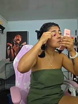 Hannah-grace online show from November 2025 01:00:02 PM