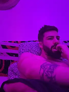 Snapshot of kinkyguy04 chatting on March 2025 09:23:01 AM kinkyguy04 online show from March 2025 09:23:01 AM