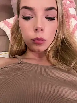 GentleRossi online show from March 2025 09:48:02 PM