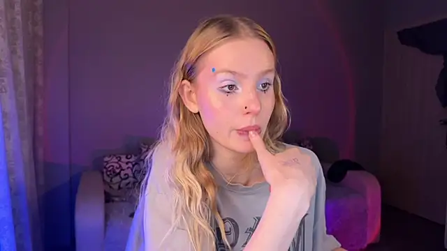 Snapshot of Chanel_Gill chatting on September 2025 03:56:02 PM Chanel Gill online show from September 2025 03:56:02 PM