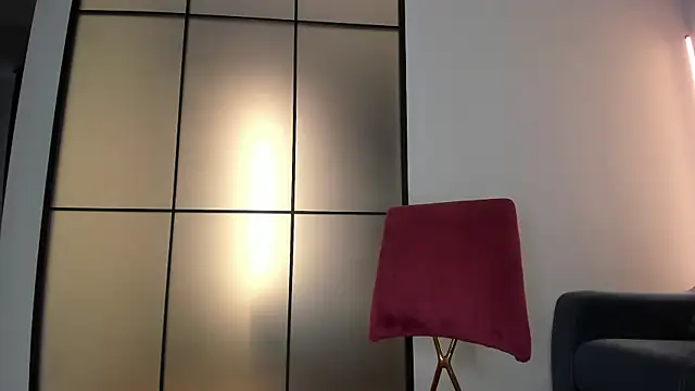 Lunaonekiss online show from October 2025 11:32:02 AM