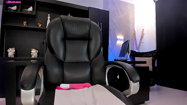 Snapshot of JennaOlsonX chatting on January 2025 09:34:02 PM JennaOlsonX online show from January 2025 09:34:02 PM