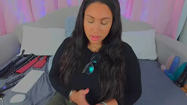 MeghanXO online show from February 2025 02:46:01 PM