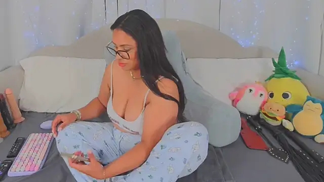 MeghanXO online show from June 2026 02:00:01 AM