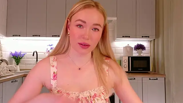 Snapshot of Veronika_Mitchel chatting on November 2025 03:07:02 PM Veronika Mitchel online show from November 2025 03:07:02 PM