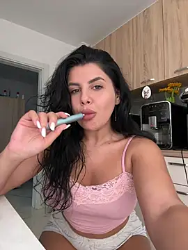 Snapshot of Scarlett-Dream chatting on July 2026 06:08:02 AM Scarlett-Dream online show from July 2026 06:08:02 AM