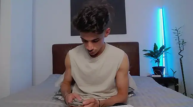 Snapshot of DanielCrush1 chatting on March 2025 04:45:01 PM DanielCrush1 online show from March 2025 04:45:01 PM