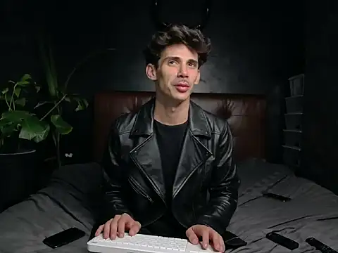 Snapshot of DanielCrush1 chatting on September 2025 09:41:02 PM DanielCrush1 online show from September 2025 09:41:02 PM