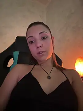 Snapshot of KarlaLuar_ chatting on October 2025 05:57:02 PM KarlaLuar  online show from October 2025 05:57:02 PM