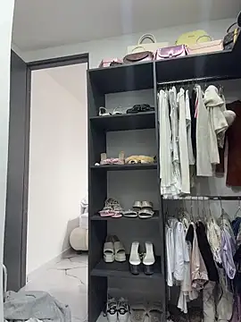 stormyy  online show from February 2026 07:43:01 PM