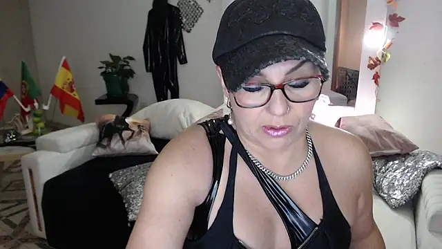 Snapshot of Myrnasexxx chatting on February 2025 11:50:01 PM Myrnasexxx online show from February 2025 11:50:01 PM