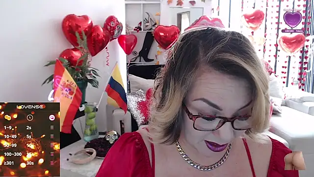 Snapshot of Myrnasexxx chatting on February 2025 05:46:02 PM Myrnasexxx online show from February 2025 05:46:02 PM