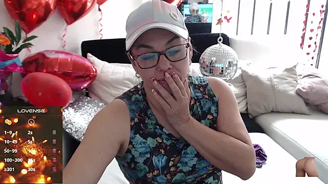 Snapshot of Myrnasexxx chatting on February 2025 06:04:02 PM Myrnasexxx online show from February 2025 06:04:02 PM