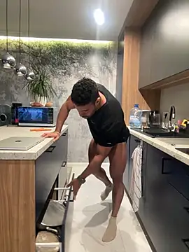 izaak lover online show from October 2025 12:47:02 AM