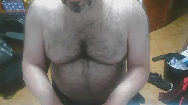 Snapshot of mikeyhotbear chatting on December 2024 06:15:01 AM mikeyhotbear online show from December 2024 06:15:01 AM