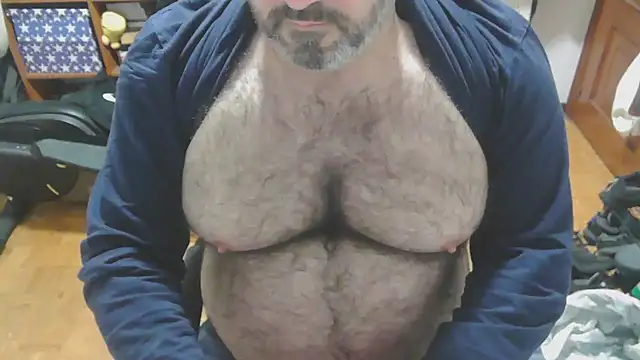 Snapshot of mikeyhotbear chatting on December 2024 06:32:02 AM mikeyhotbear online show from December 2024 06:32:02 AM