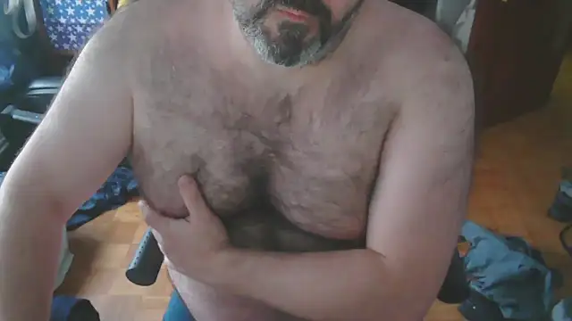 Snapshot of mikeyhotbear chatting on January 2025 03:55:01 PM mikeyhotbear online show from January 2025 03:55:01 PM