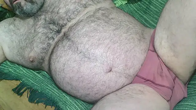 Snapshot of mikeyhotbear chatting on January 2025 09:04:02 AM mikeyhotbear online show from January 2025 09:04:02 AM