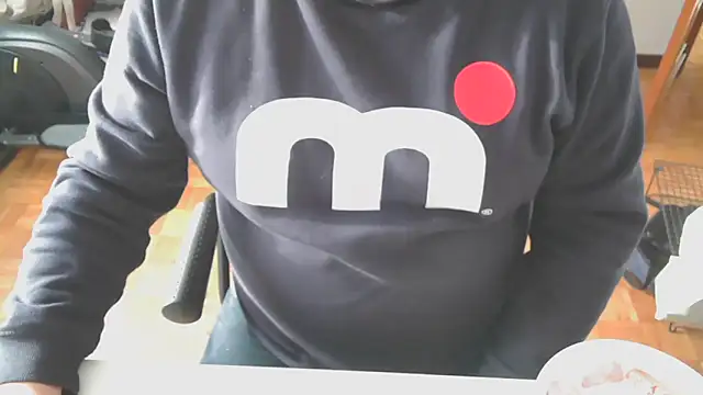 Snapshot of mikeyhotbear chatting on February 2025 04:56:02 PM mikeyhotbear online show from February 2025 04:56:02 PM