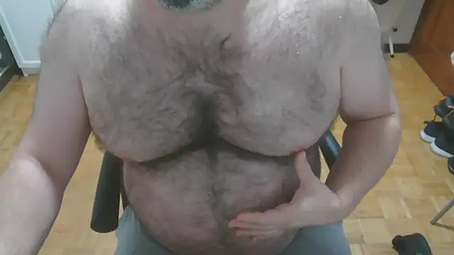 Snapshot of mikeyhotbear chatting on November 2025 06:56:02 AM mikeyhotbear online show from November 2025 06:56:02 AM