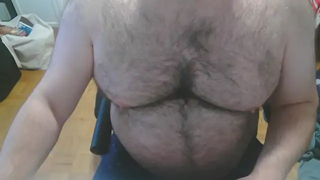 Snapshot of mikeyhotbear chatting on January 2026 05:18:02 PM mikeyhotbear online show from January 2026 05:18:02 PM