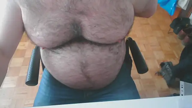 Snapshot of mikeyhotbear chatting on March 2026 04:47:02 PM mikeyhotbear online show from March 2026 04:47:02 PM