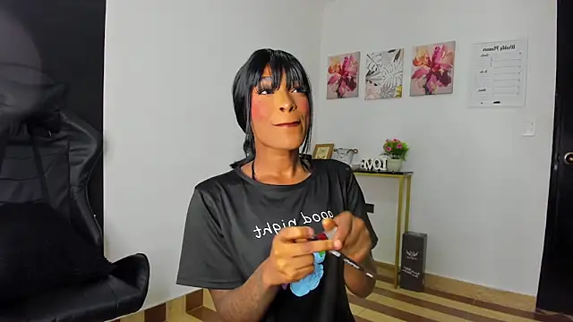 Snapshot of Emattaylor chatting on October 2025 03:33:02 PM Emattaylor online show from October 2025 03:33:02 PM