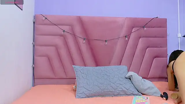 skinnyandcute online show from October 2025 08:06:02 PM