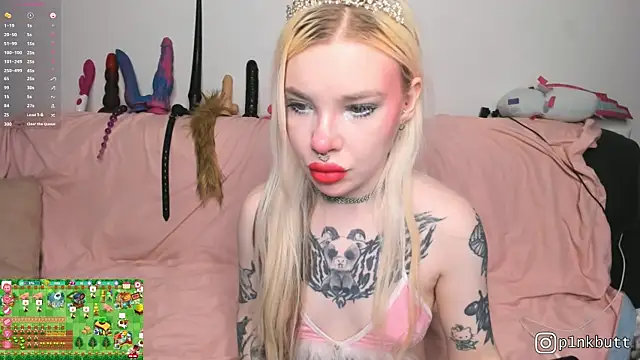 Snapshot of HelenGoat chatting on April 2026 03:02:01 AM HelenGoat online show from April 2026 03:02:01 AM