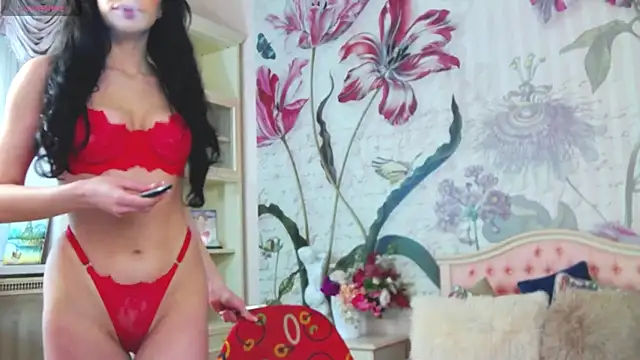 Snapshot of AliciaBow chatting on April 2026 01:49:01 PM AliciaBow online show from April 2026 01:49:01 PM