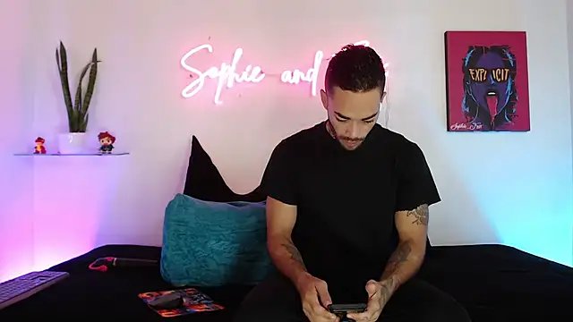 SophieFoxx17 online show from October 2025 12:16:02 PM