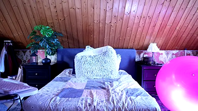 TessaWinter online show from September 2025 11:22:02 AM