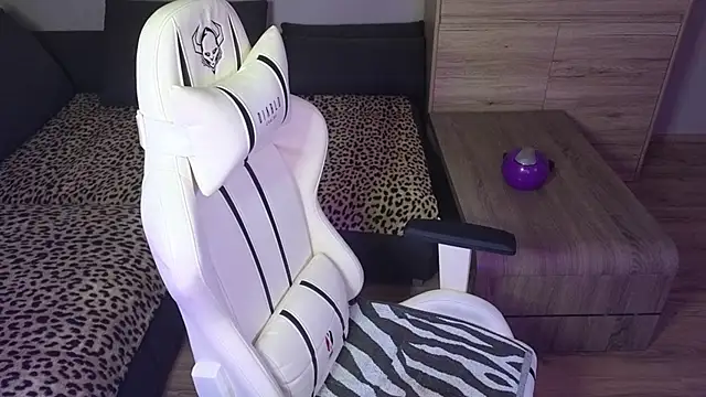 MolligSpielle online show from February 2025 03:52:02 AM