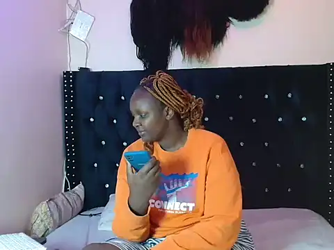 Snapshot of Toomuchbooty33 chatting on October 2025 09:04:01 PM Toomuchbooty33 online show from October 2025 09:04:01 PM