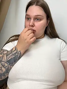 Snapshot of perfect_sweety_girl chatting on September 2025 07:04:01 PM perfect sweety girl online show from September 2025 07:04:01 PM