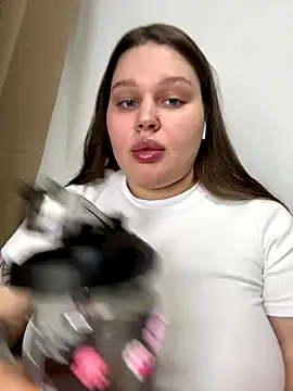 Snapshot of perfect_sweety_girl chatting on September 2025 06:45:01 PM perfect sweety girl online show from September 2025 06:45:01 PM